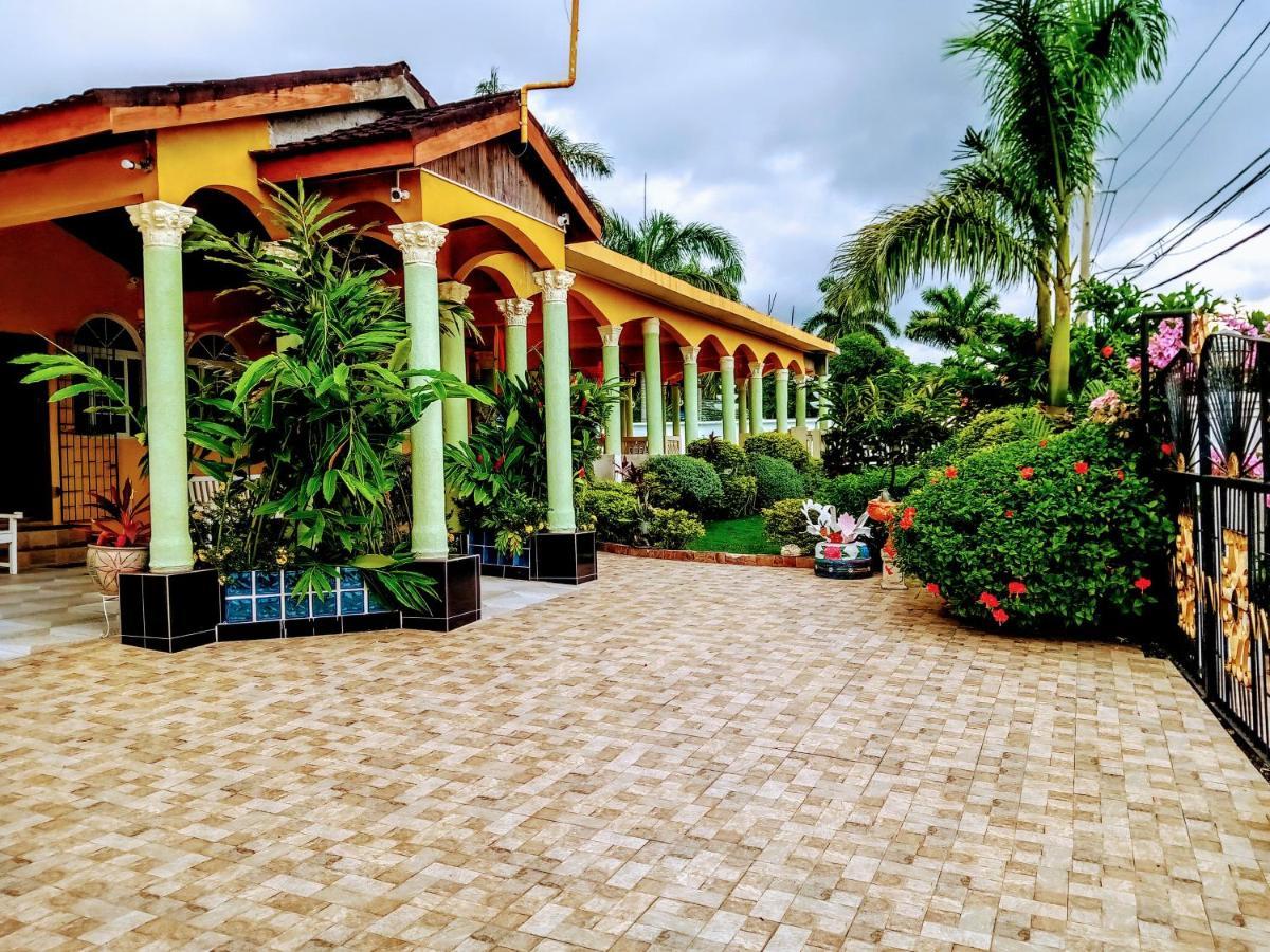 Chateau Margarita Ja Montego Bay Exteriér fotografie